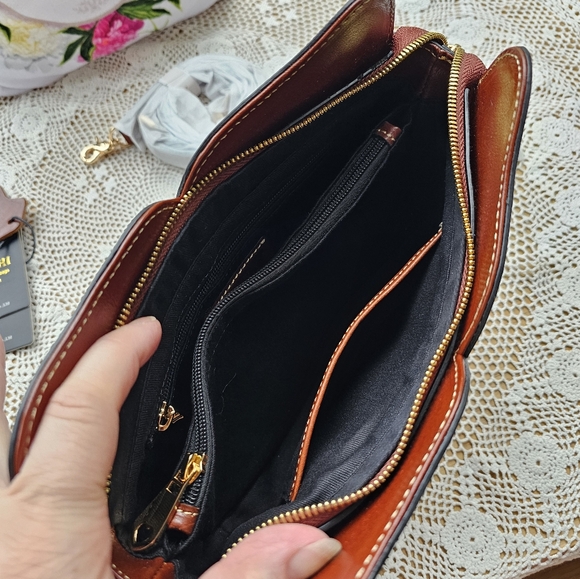 PIJUSHI ROSE CROSSBODY EMBOSSED LEATHER BROWN. - Picture 5 of 16